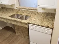 Гранит New Venetian Gold